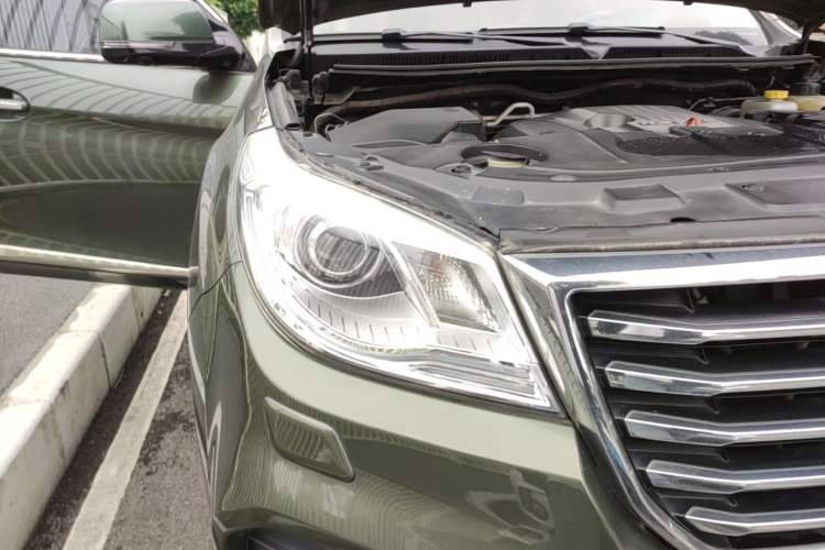 Used Haval H9 2017 2.0T Gasoline 4x4 Premium 5-Seater Right Front Headlight