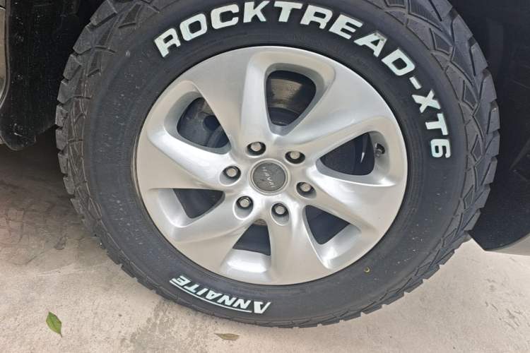Used Haval H9 2017 2.0T Gasoline 4x4 Comfort Edition 5 Seats Right Front Wheel Hub