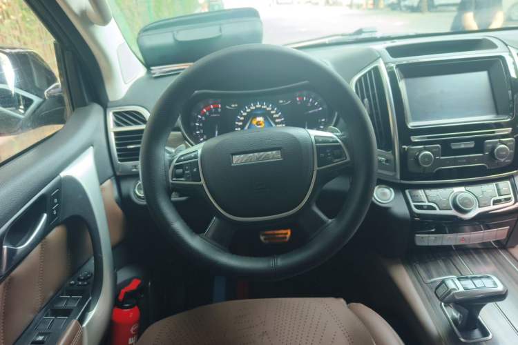 Used Haval H9 2017 2.0T Gasoline 4x4 Premium 5-Seater Steering Wheel