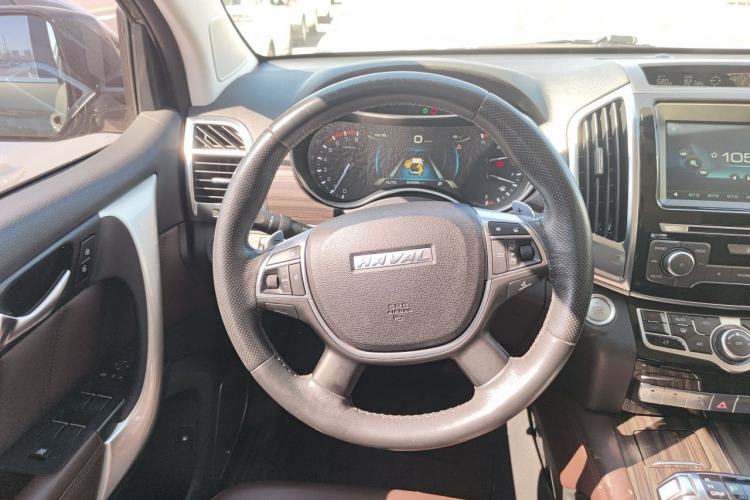 Used Haval H9 2017 2.0T Gasoline 4x4 Luxury 7-Seater Steering Wheel