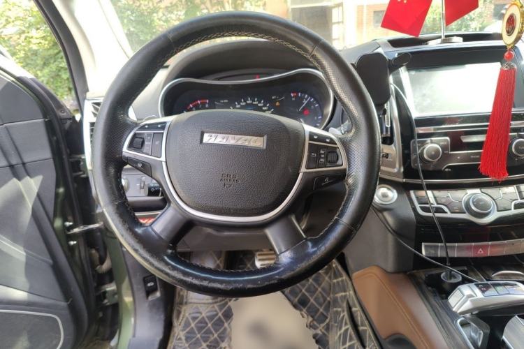 Used Haval H9 2017 2.0T Gasoline 4x4 Luxury 7-Seater Steering Wheel