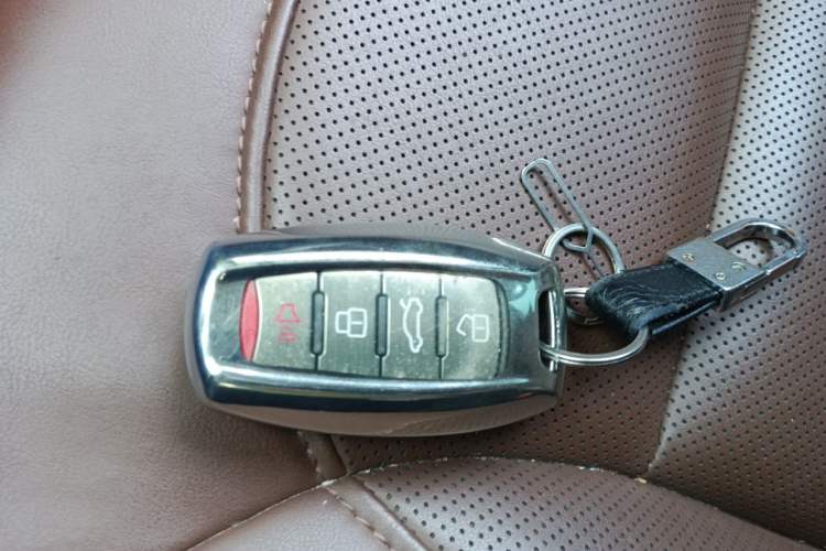 Used Haval H9 2017 2.0T Diesel 4x4 Luxury 7-Seater Vehicle Key