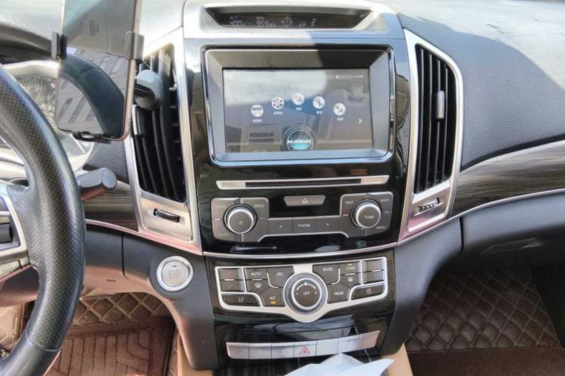 Used Haval H9 2017 2.0T Diesel 4x4 Premium 5-Seater Audio And AC Panel