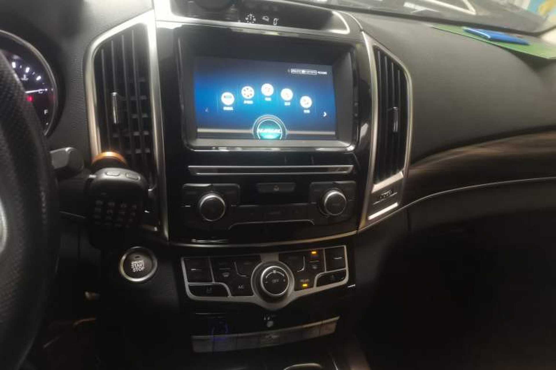 Used Haval H9 2017 2.0T Diesel 4x4 Premium 5-Seater Audio And AC Panel