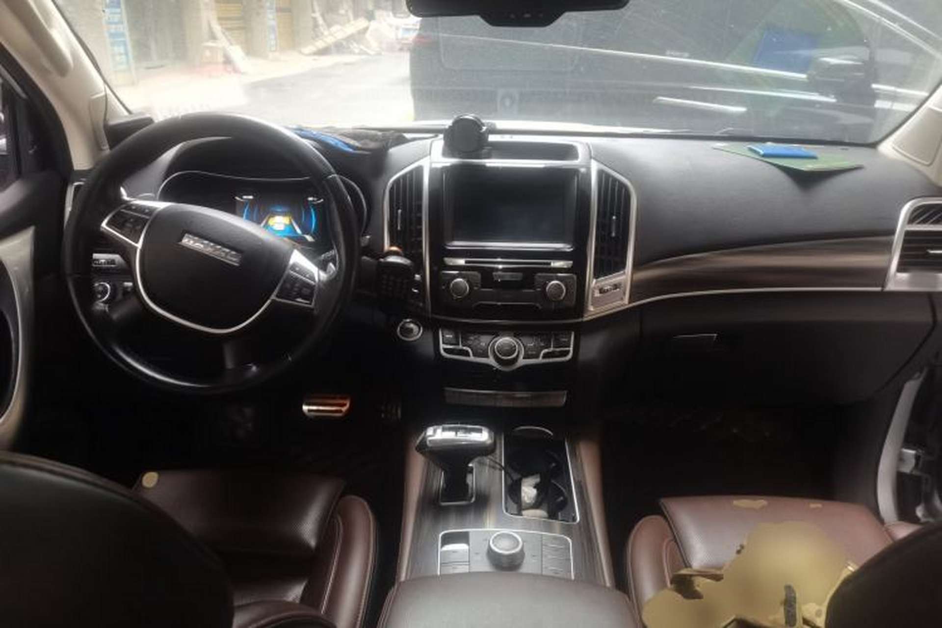 Used Haval H9 2017 2.0T Diesel 4x4 Premium 5-Seater Center Console