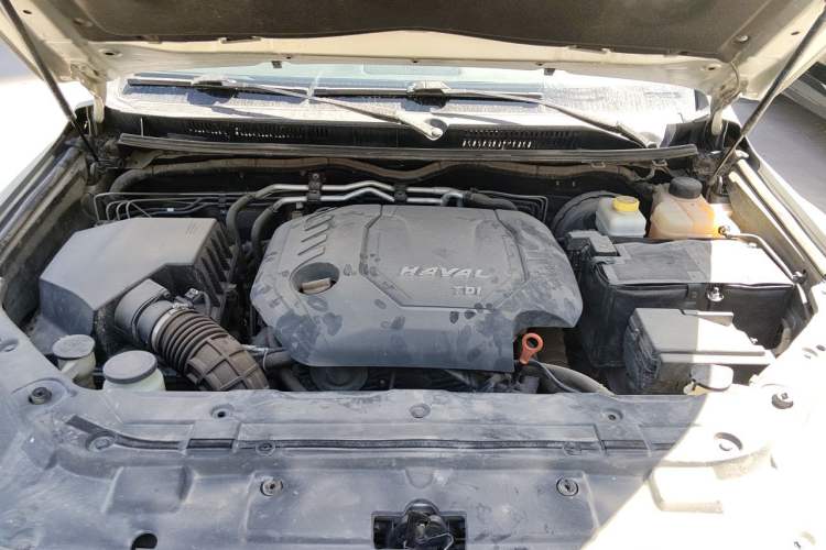 Used Haval H9 2017 2.0T Diesel 4x4 Premium 5-Seater Engine Bay
