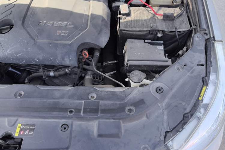 Used Haval H9 2017 2.0T Diesel 4x4 Premium 5-Seater Engine Bay Left