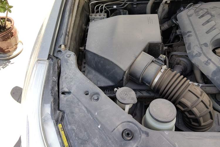 Used Haval H9 2017 2.0T Diesel 4x4 Premium 5-Seater Engine Bay Right