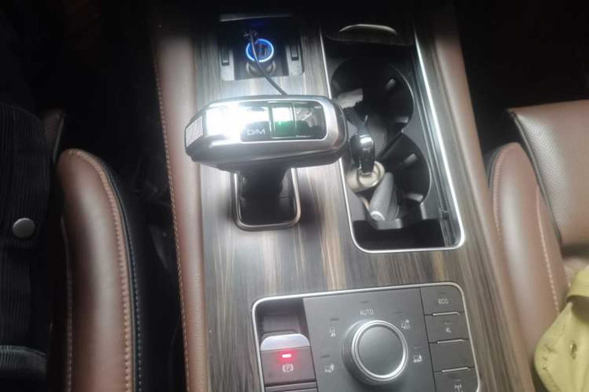 Used Haval H9 2017 2.0T Diesel 4x4 Premium 5-Seater Gear Lever