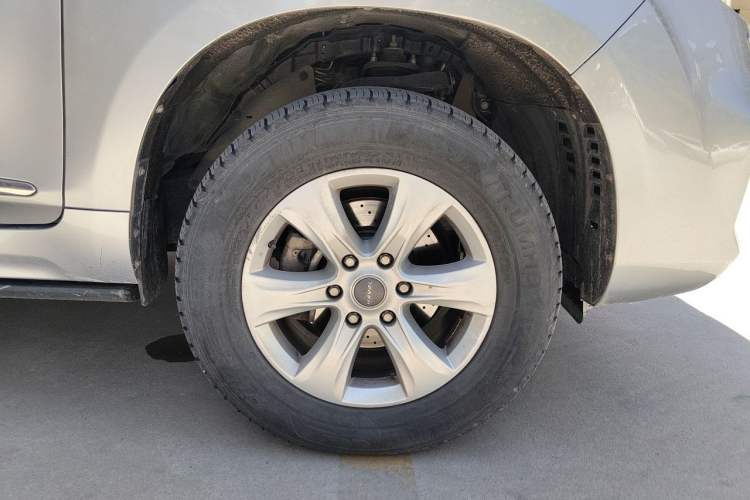 Used Haval H9 2017 2.0T Diesel 4x4 Premium 5-Seater Right Front Wheel Hub