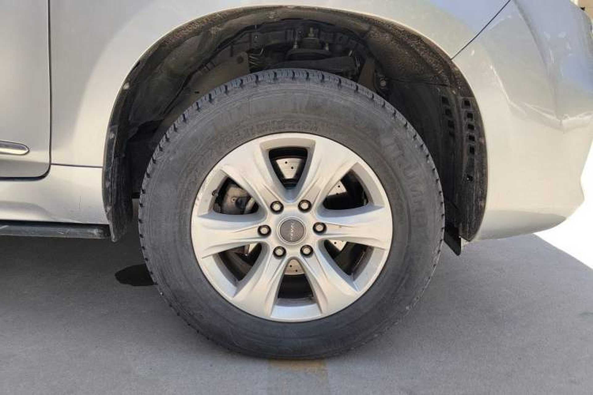 Used Haval H9 2017 2.0T Diesel 4x4 Premium 5-Seater Right Front Wheel Hub