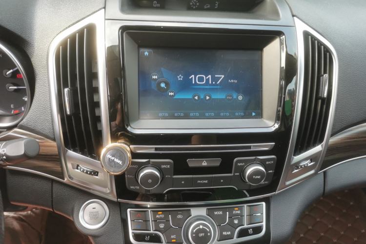 Used Haval H9 2017 2.0T Diesel 4x4 Premium 5-Seater Audio And AC Panel
