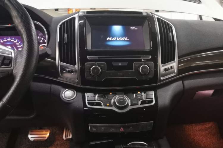 Used Haval H9 2017 2.0T Gasoline 4x4 Luxury 7-Seater Audio And AC Panel