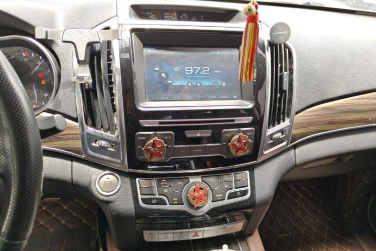 Used Haval H9 2017 2.0T Gasoline 4x4 Luxury 7-Seater Audio And AC Panel
