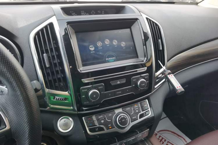 Used Haval H9 2017 2.0T Gasoline 4x4 Premium 5-Seater Audio And AC Panel