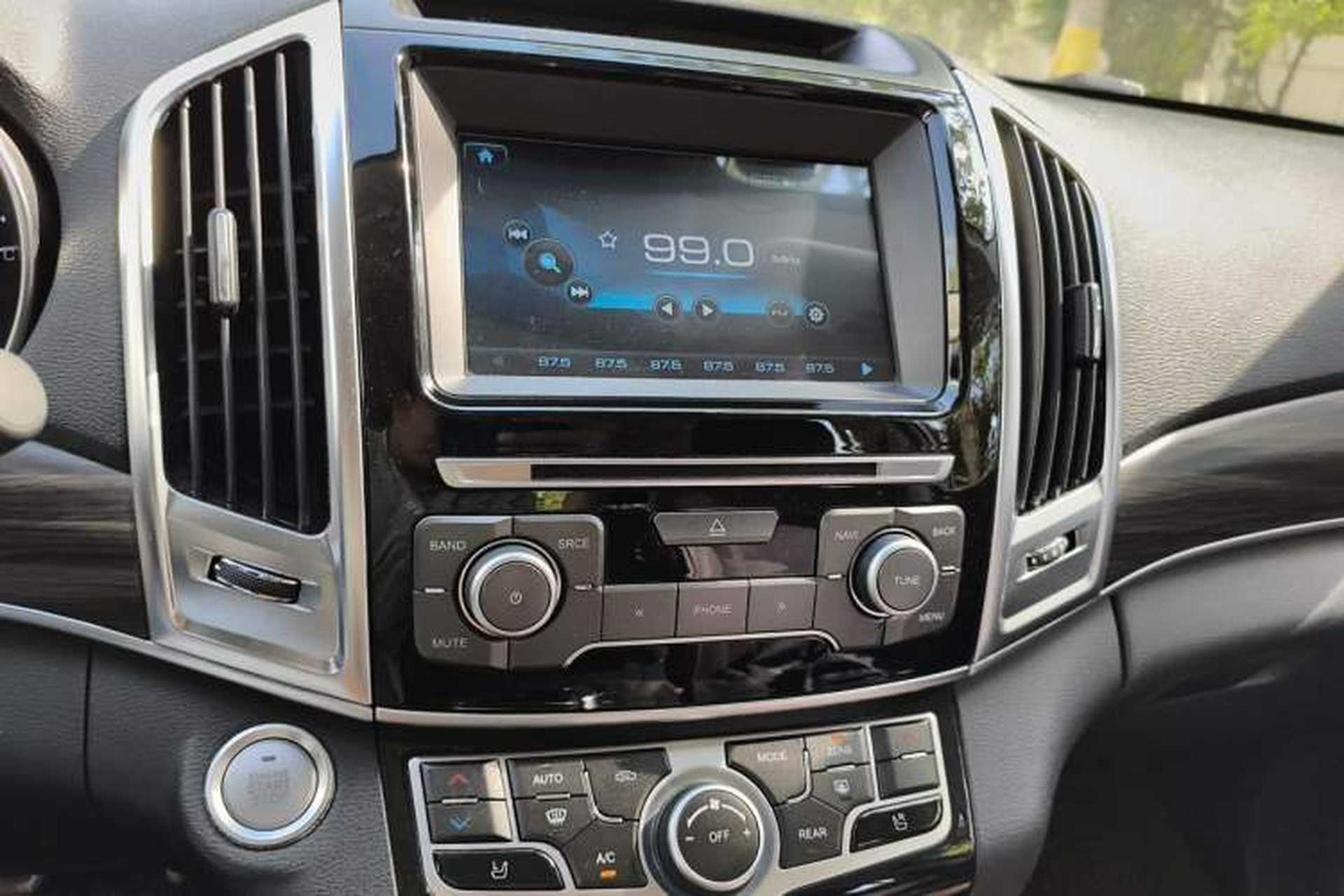 Used Haval H9 2017 2.0T Gasoline 4x4 Premium 5-Seater Audio And AC Panel