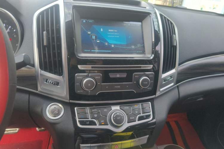Used Haval H9 2017 2.0T Gasoline 4x4 Premium 5-Seater Audio And AC Panel