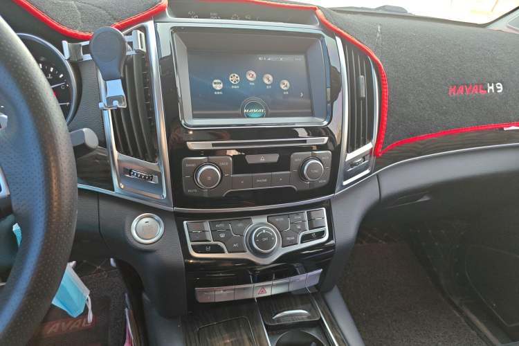 Used Haval H9 2017 2.0T Diesel 4x4 Luxury 7-Seater Audio And AC Panel