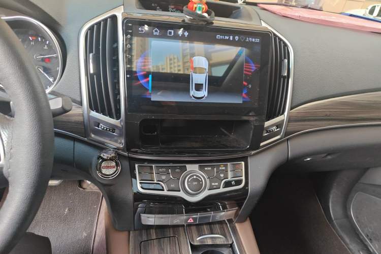 Used Haval H9 2017 2.0T Gasoline 4x4 Luxury 7-Seater Audio And AC Panel