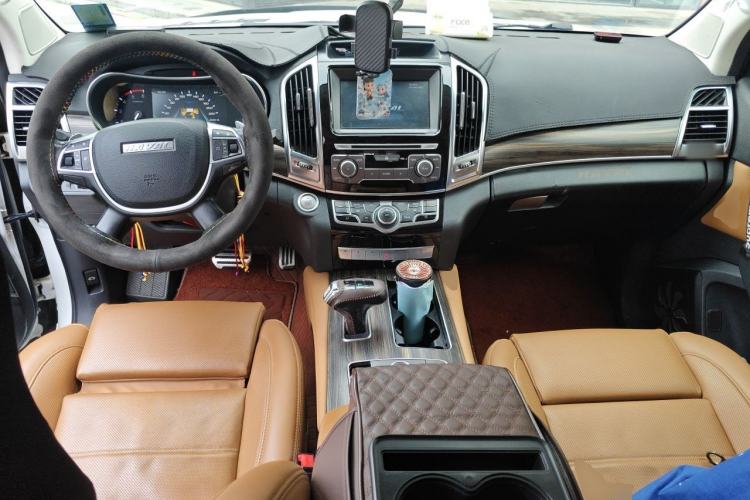 Used Haval H9 2017 2.0T Diesel 4x4 Premium 5-Seater Center Console