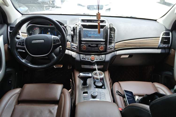 Used Haval H9 2017 2.0T Gasoline 4x4 Luxury 7-Seater Center Console