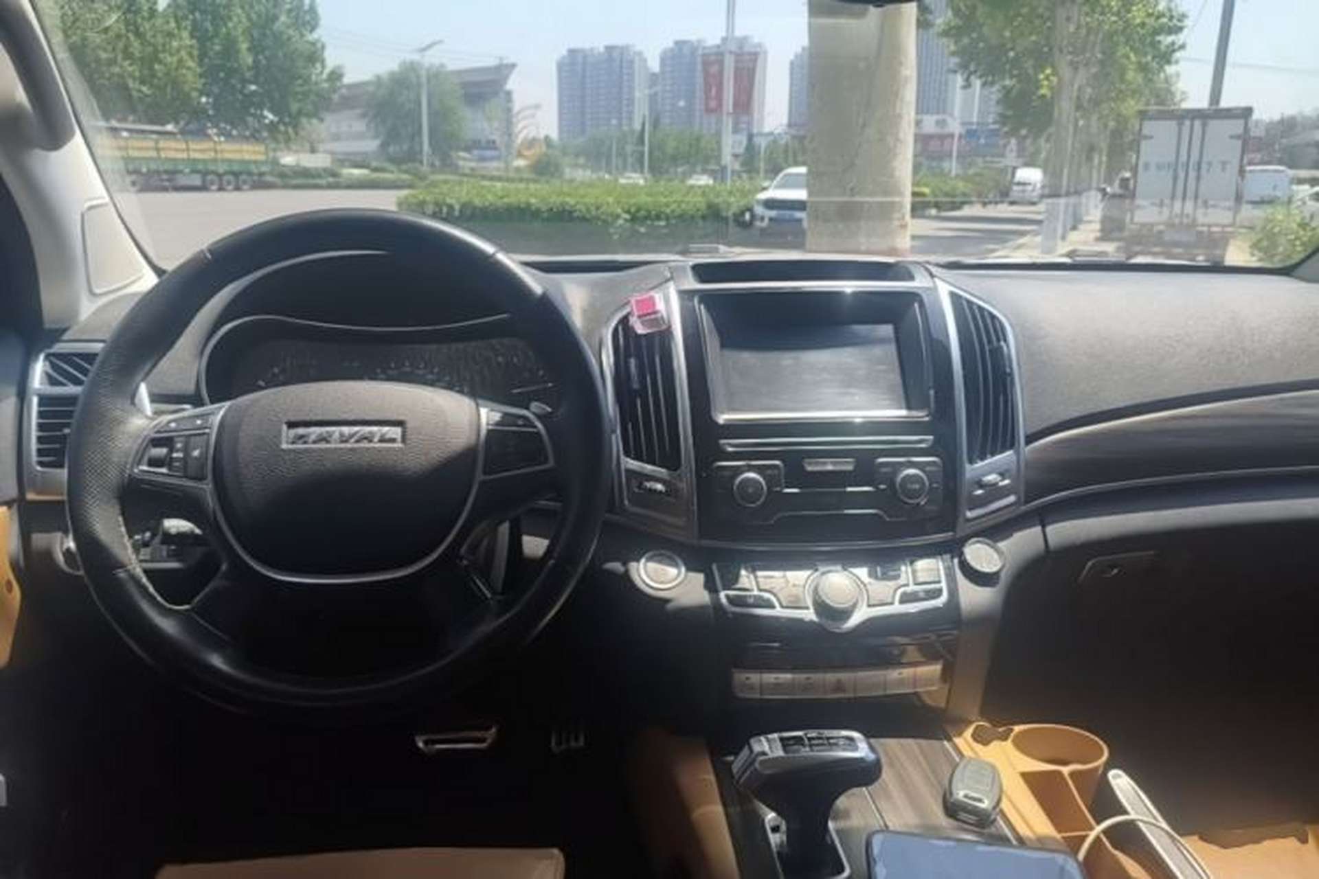 Used Haval H9 2017 2.0T Gasoline 4x4 Premium 5-Seater Center Console