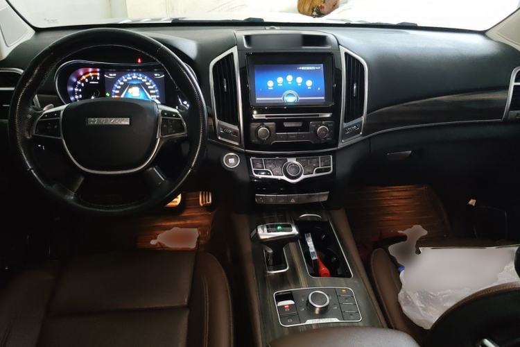 Used Haval H9 2017 2.0T Gasoline 4x4 Premium 5-Seater Center Console