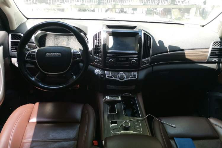 Used Haval H9 2017 2.0T Diesel 4x4 Luxury 7-Seater Center Console