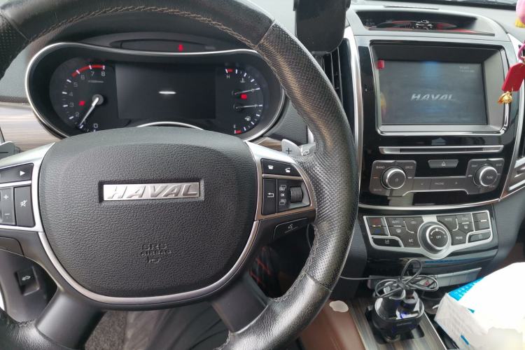 Used Haval H9 2017 2.0T Gasoline 4x4 Luxury 7-Seater Center Console