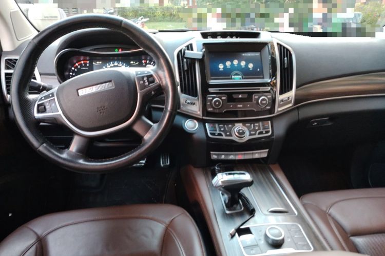 Used Haval H9 2017 2.0T Gasoline 4x4 Luxury 7-Seater Center Console