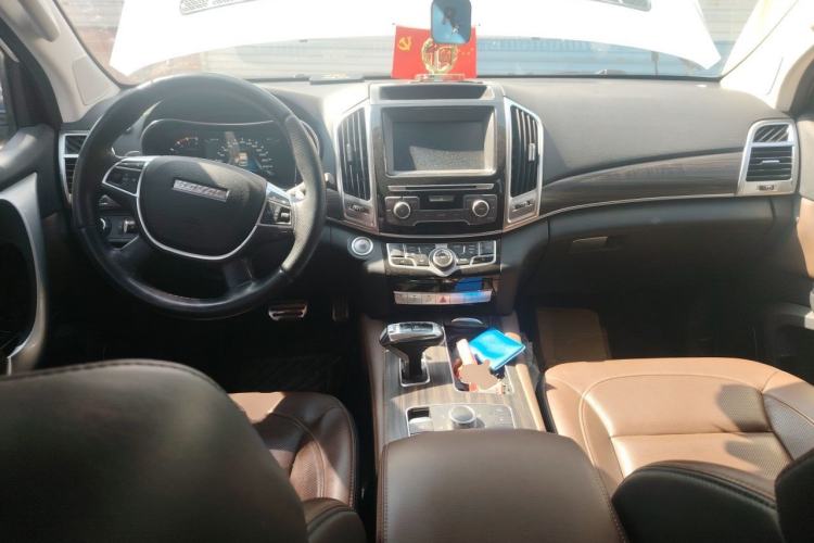 Used Haval H9 2017 2.0T Gasoline 4x4 Luxury 7-Seater Center Console