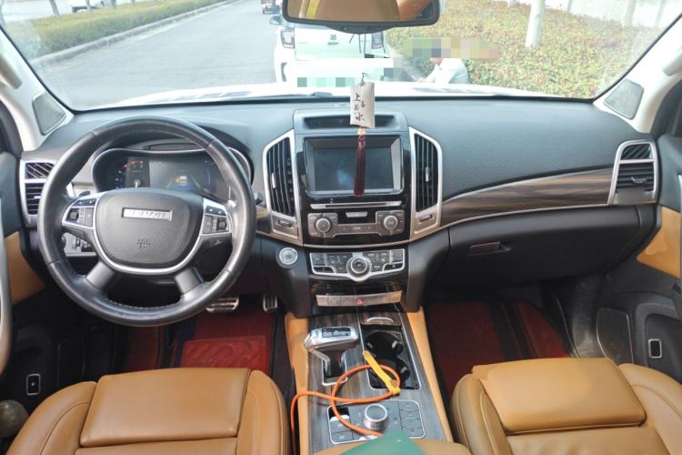 Used Haval H9 2017 2.0T Gasoline 4x4 Premium 5-Seater Center Console