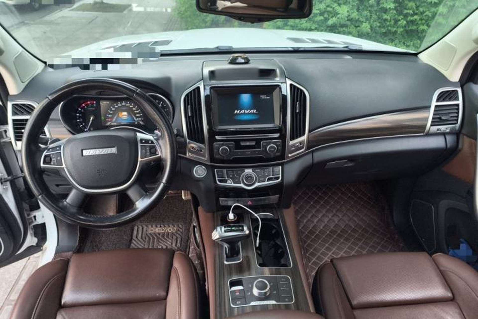 Used Haval H9 2017 2.0T Gasoline 4x4 Premium 5-Seater Center Console