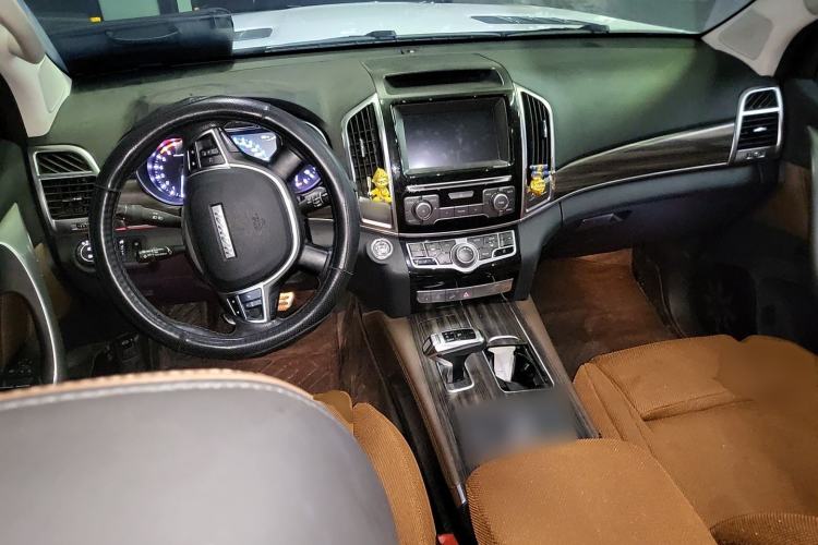 Used Haval H9 2017 2.0T Gasoline 4x4 Premium 5-Seater Center Console