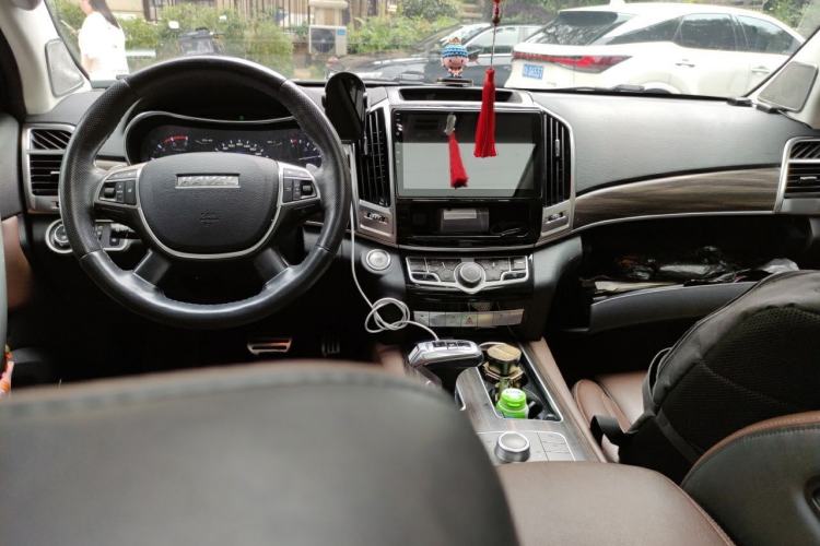 Used Haval H9 2017 2.0T Diesel 4x4 Premium 5-Seater Center Console