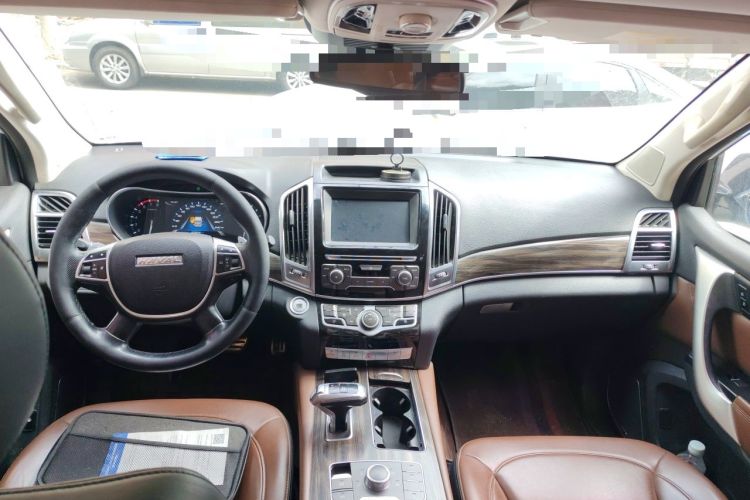 Used Haval H9 2017 2.0T Gasoline 4x4 Luxury 7-Seater Center Console