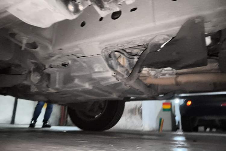 Used Haval H9 2017 2.0T Diesel 4x4 Premium 5-Seater Chassis Front Left