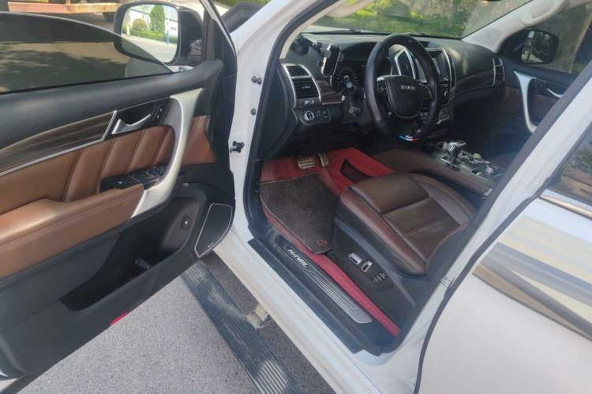 Used Haval H9 2017 2.0T Gasoline 4x4 Premium 5-Seater Driver Seat