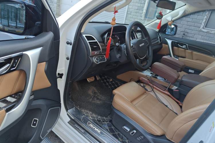 Used Haval H9 2017 2.0T Gasoline 4x4 Premium 5-Seater Driver Seat