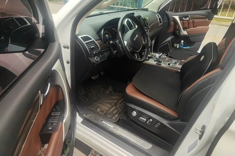 Used Haval H9 2017 2.0T Gasoline 4x4 Luxury 7-Seater Driver Seat