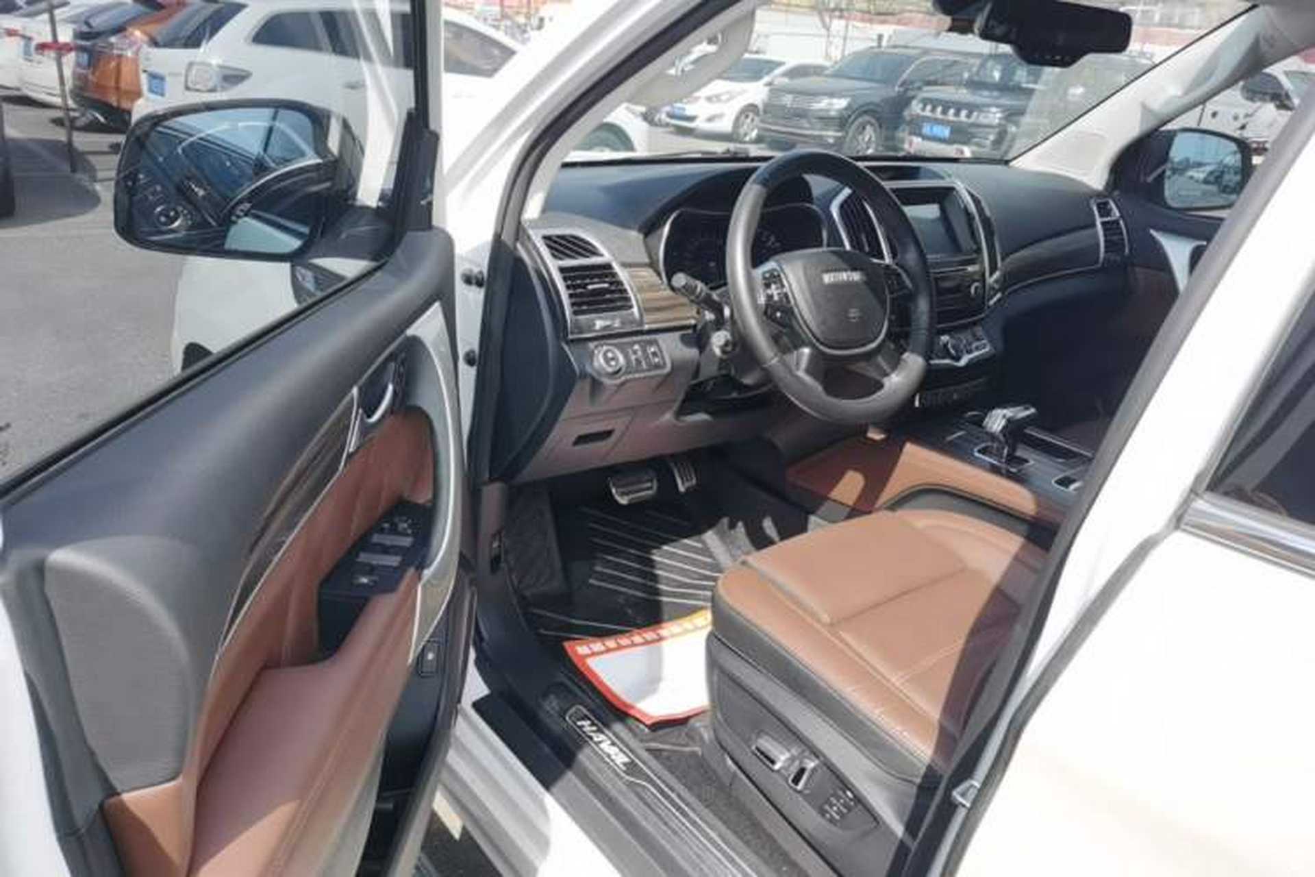 Used Haval H9 2017 2.0T Gasoline 4x4 Premium 5-Seater Driver Seat