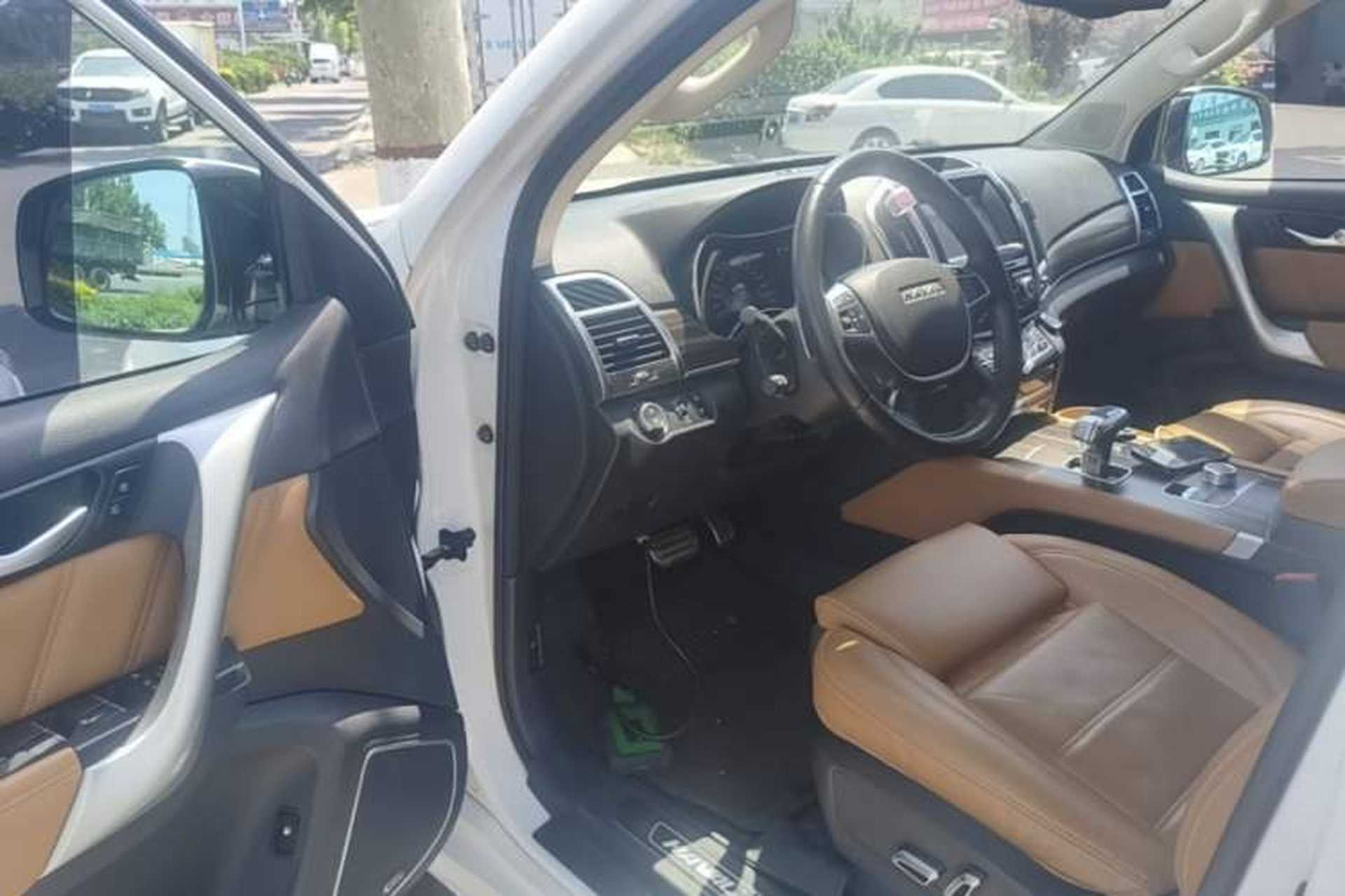 Used Haval H9 2017 2.0T Gasoline 4x4 Premium 5-Seater Driver Seat