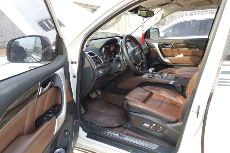 Used Haval H9 2017 2.0T Gasoline 4x4 Premium 5-Seater Driver Seat