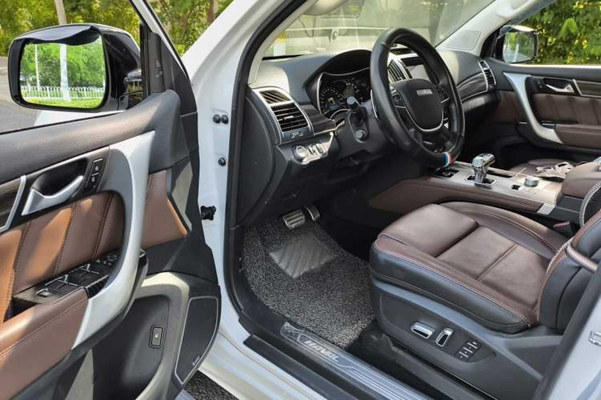 Used Haval H9 2017 2.0T Gasoline 4x4 Premium 5-Seater Driver Seat