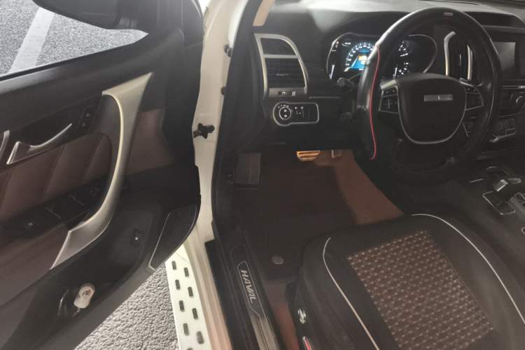 Used Haval H9 2017 2.0T Diesel 4x4 Comfort Edition 5 Seats Driver Seat