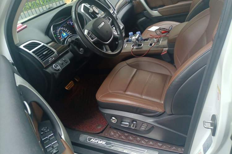 Used Haval H9 2017 2.0T Gasoline 4x4 Luxury 7-Seater Driver Seat