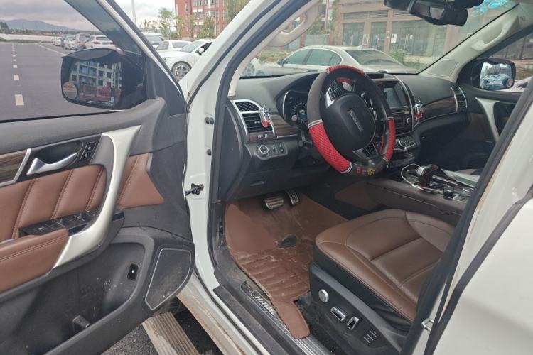 Used Haval H9 2017 2.0T Gasoline 4x4 Luxury 7-Seater Driver Seat