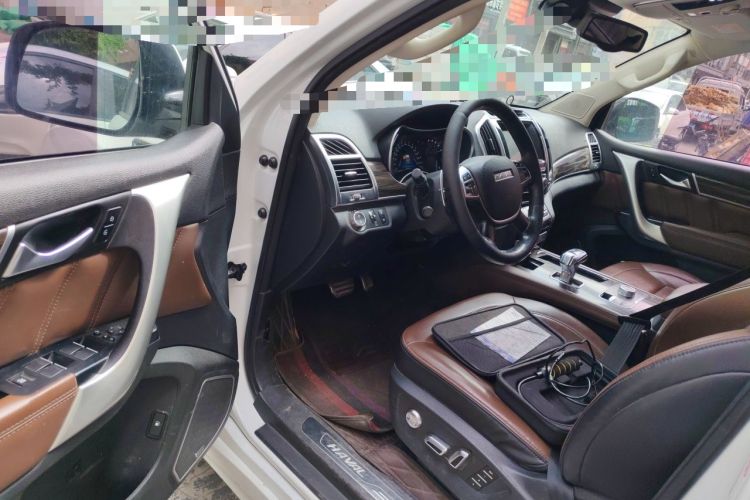 Used Haval H9 2017 2.0T Gasoline 4x4 Luxury 7-Seater Driver Seat