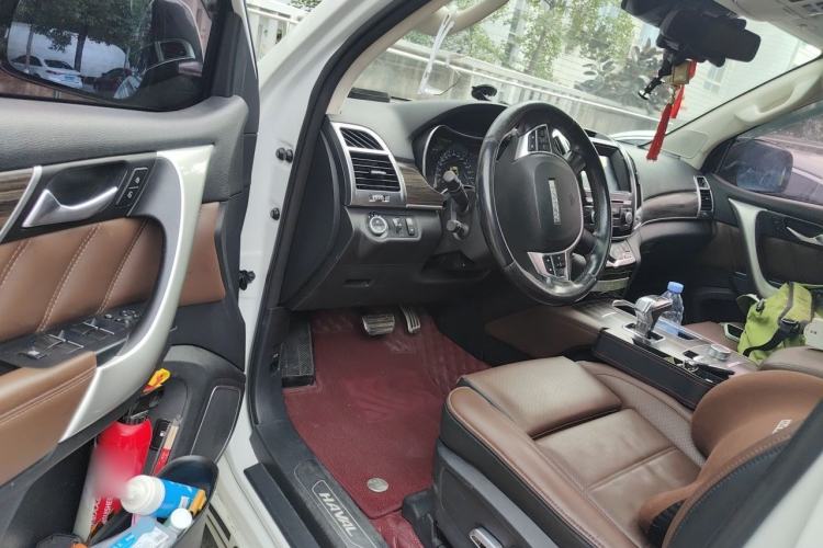 Used Haval H9 2017 2.0T Diesel 4x4 Premium 5-Seater Driver Seat