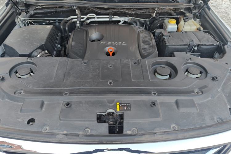 Used Haval H9 2017 2.0T Gasoline 4x4 Premium 5-Seater Engine Bay